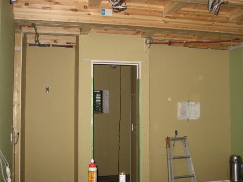 1F和室壁ﾎﾞｰﾄﾞ貼り工事